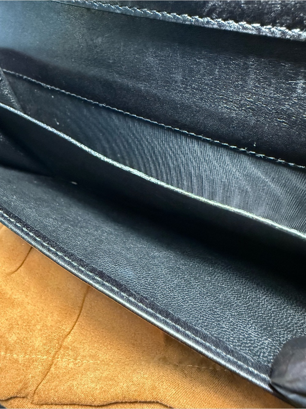 Gucci Black GG Guccissima Leather Long Wallet Flap Strap - Picture 8 of 16